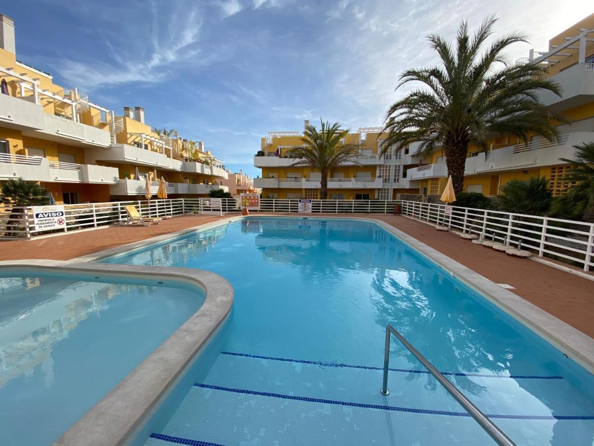 Apartamento T2 Com Piscina Em Conceicao E Cabanas De Тавира Екстериор снимка